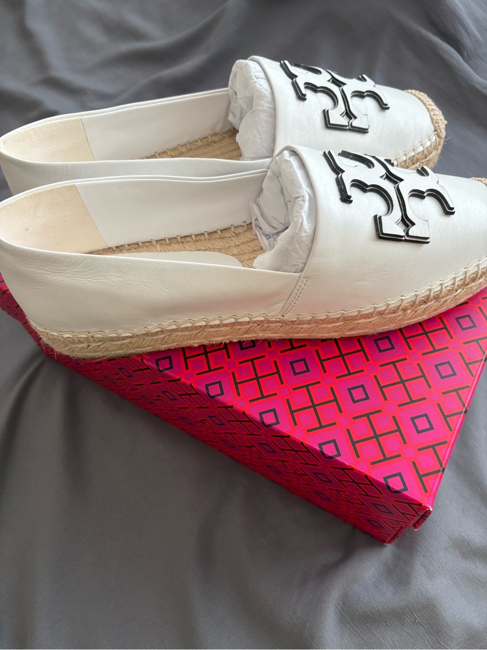 Tory Burch Cream Leather Espadrille Loafers with Black Logo - Picture 3 of 5
